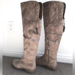 NEW! NOT RATED  Monroe Beautiful Boho Style Knee High Boots Taupe sz 6.5